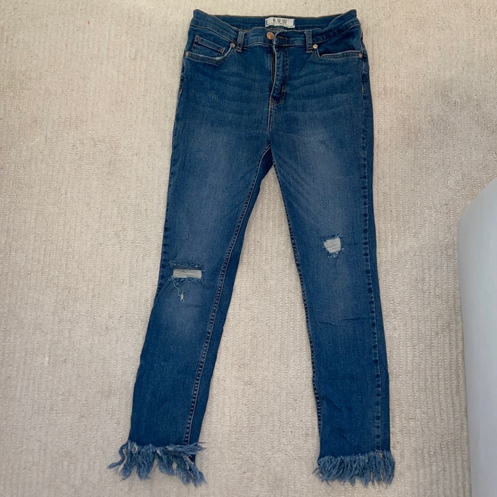 Selling free people skinny Jean with fun ends!